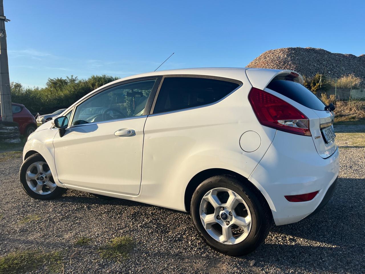 Ford Fiesta 1.4 TDCi 70CV 3 porte Titanium