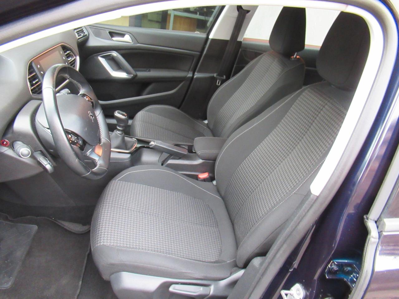 Peugeot 308 BlueHDi 130 S&S Business