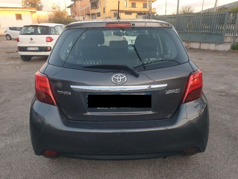 Toyota Yaris 1.0 5 porte Active