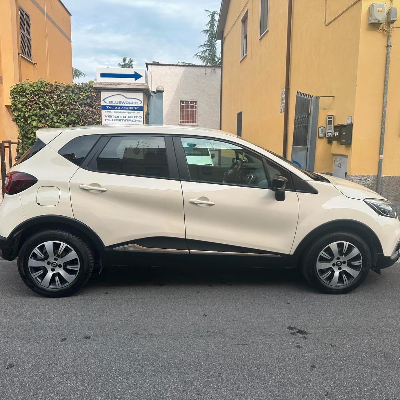 Renault Captur 1.5 dCi 90CV AUTOMATICA RETROCAMERA NAVIGAZIONE SENSORI PARCHEGGIO FINANZIABILE