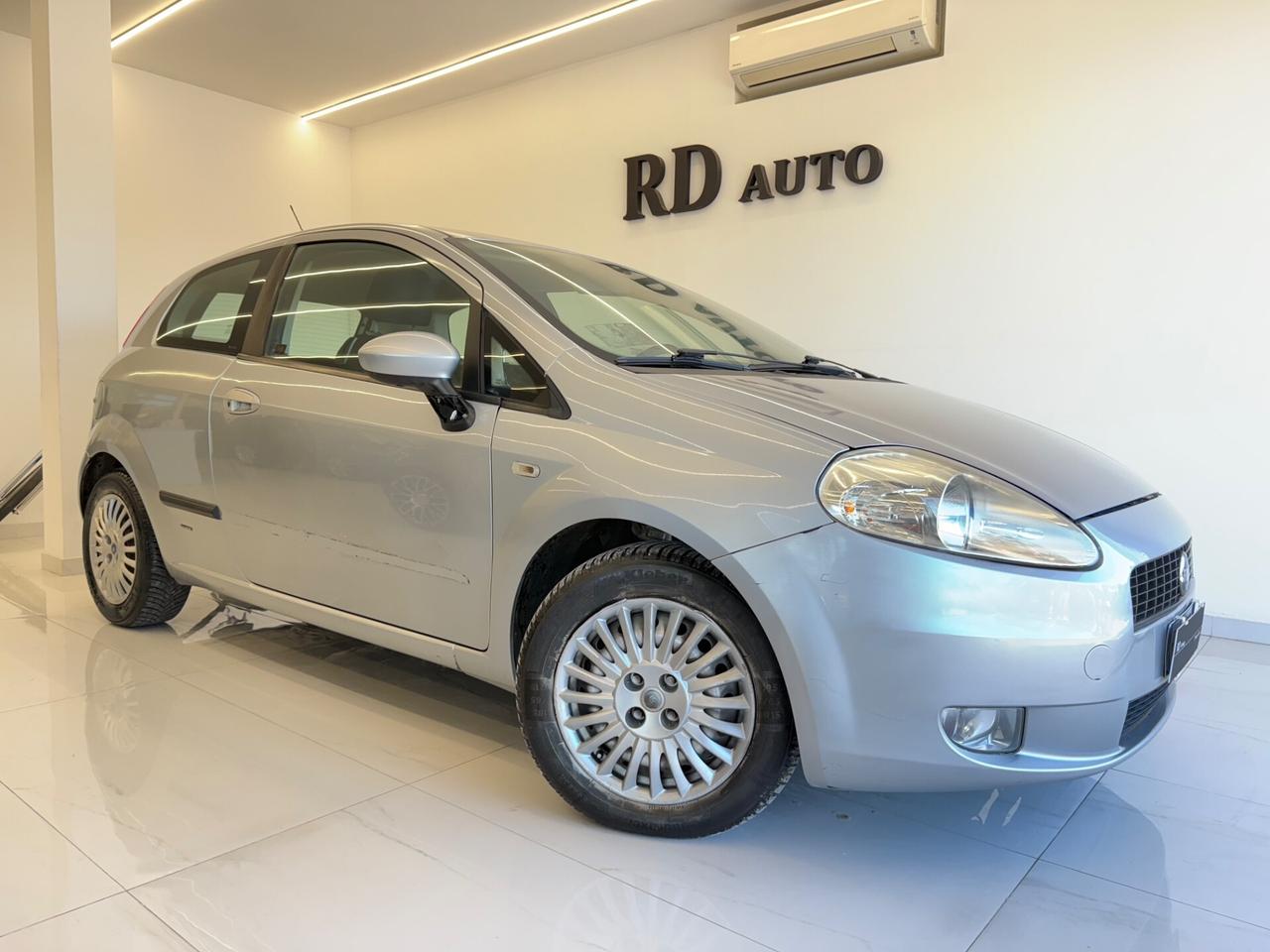 Fiat Grande Punto 3p 1.3 mjt 16v Active 75cv ok neopatentati