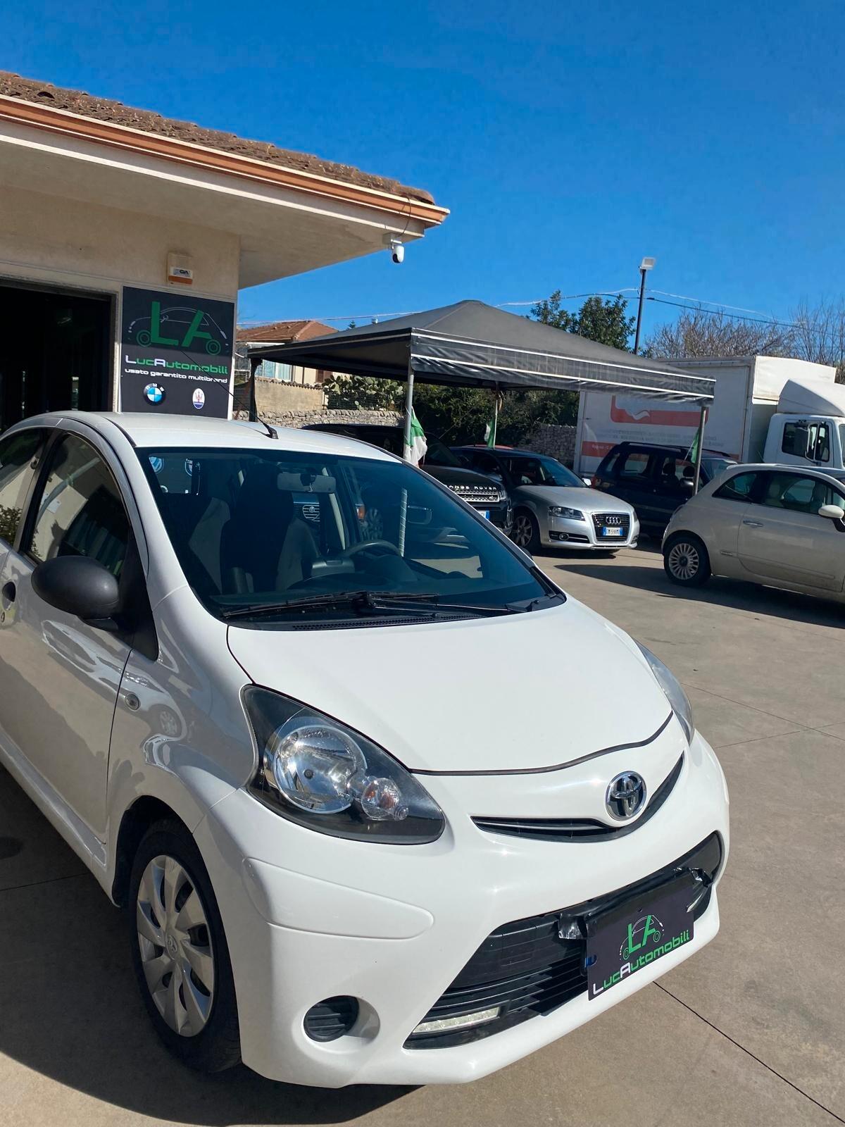 Toyota Aygo 1.0 12V VVT-i 5 porte Cool Soda Connect