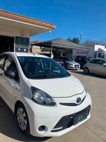 Toyota Aygo 1.0 12V VVT-i 5 porte Cool Soda Connect