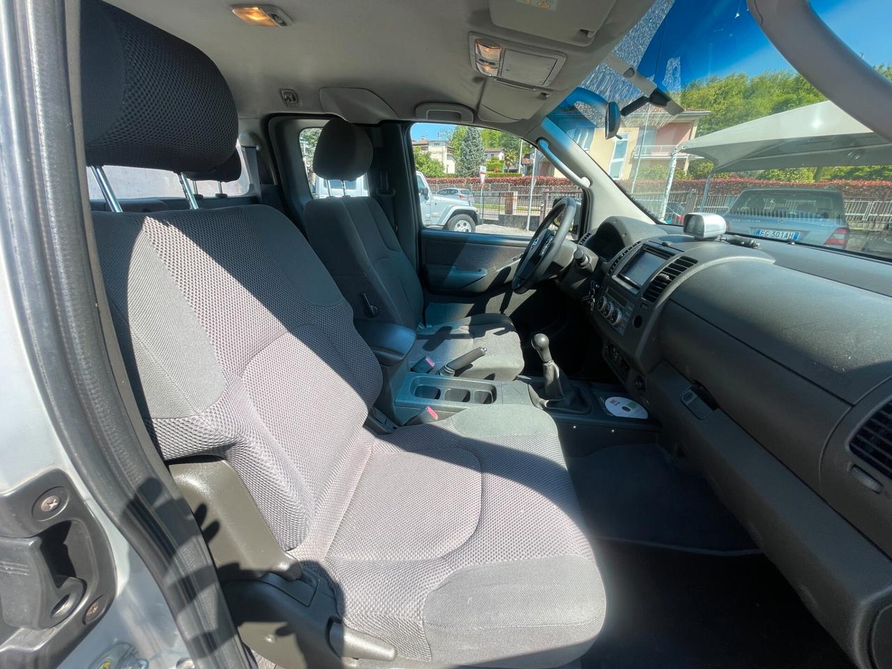 Nissan Navara 2.5 dCi 2 porte King Cab SE