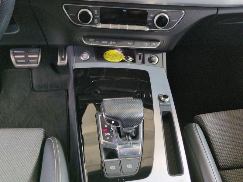 Audi Q5 40 TDI Identity Black quattro S tronic