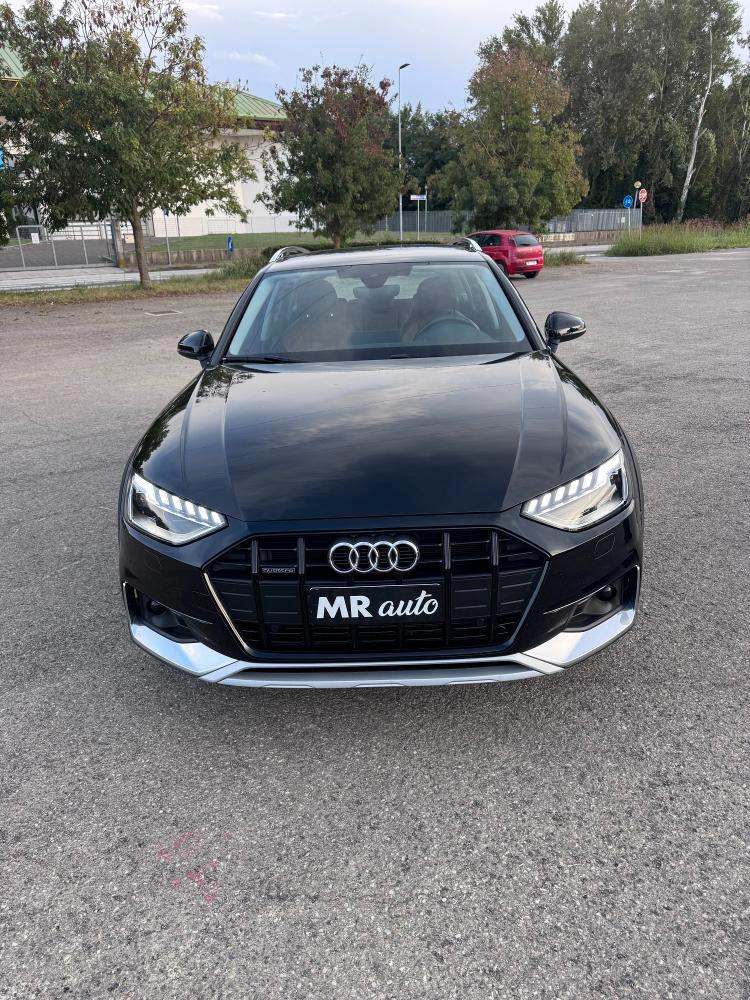 Audi A4 Allroad 40 2.0 tdi mhev Identity Contrast quattro 204cv s-tronic