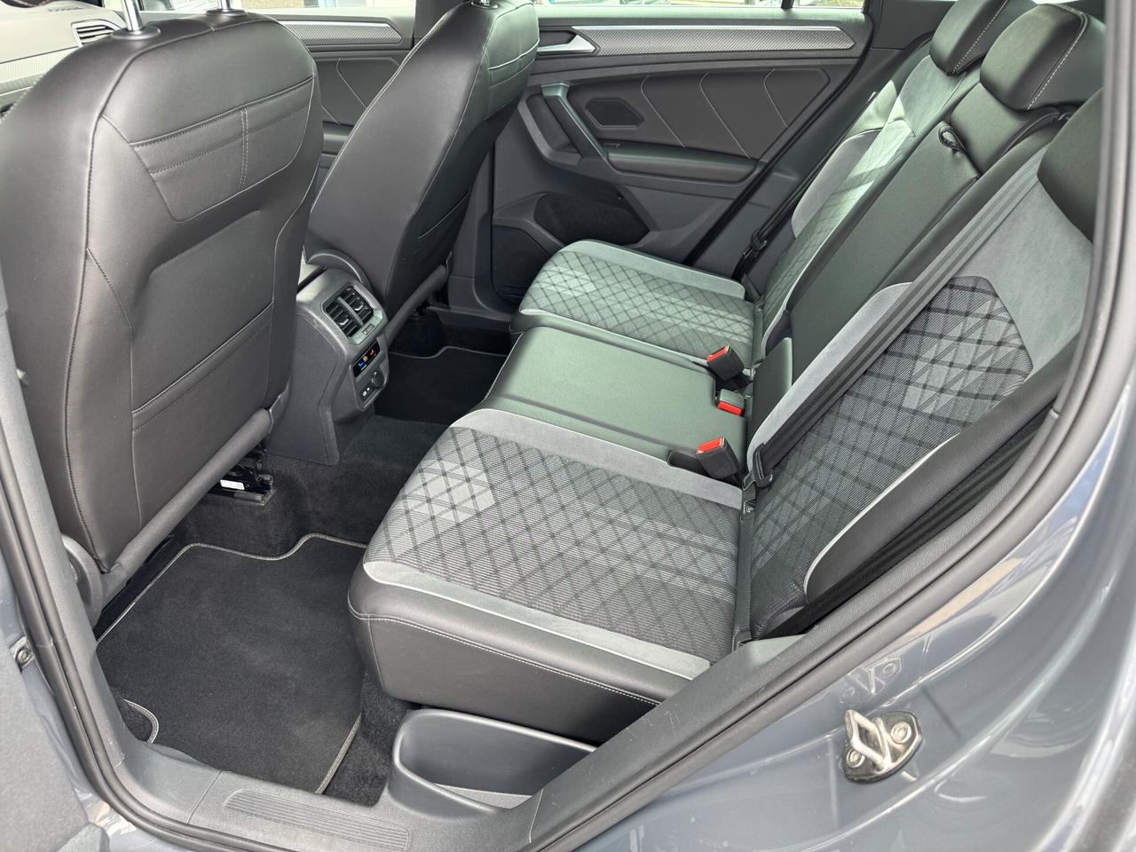Volkswagen Tiguan 2.0 tdi R-Line 4motion 150cv dsg/NO VINCOLI