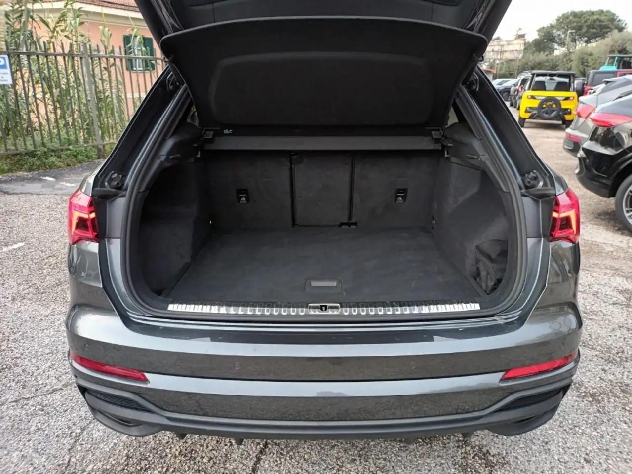 Audi Q3 35 TDI S-line-S-tronic-Black Line- 150cv