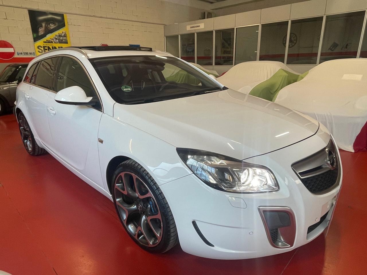 Opel Insignia 2.8 Turbo 4x4 325CV Sports Tourer OPC