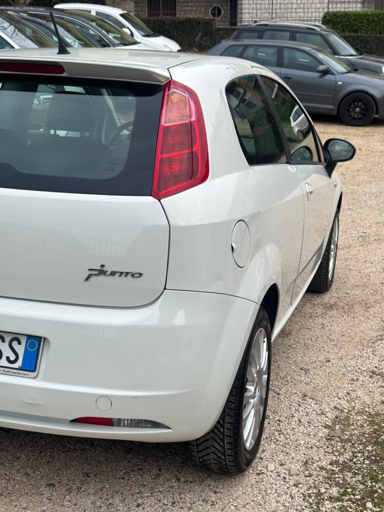 Fiat GRANDE PUNTO 1.4 DYNAMIC KMCERT