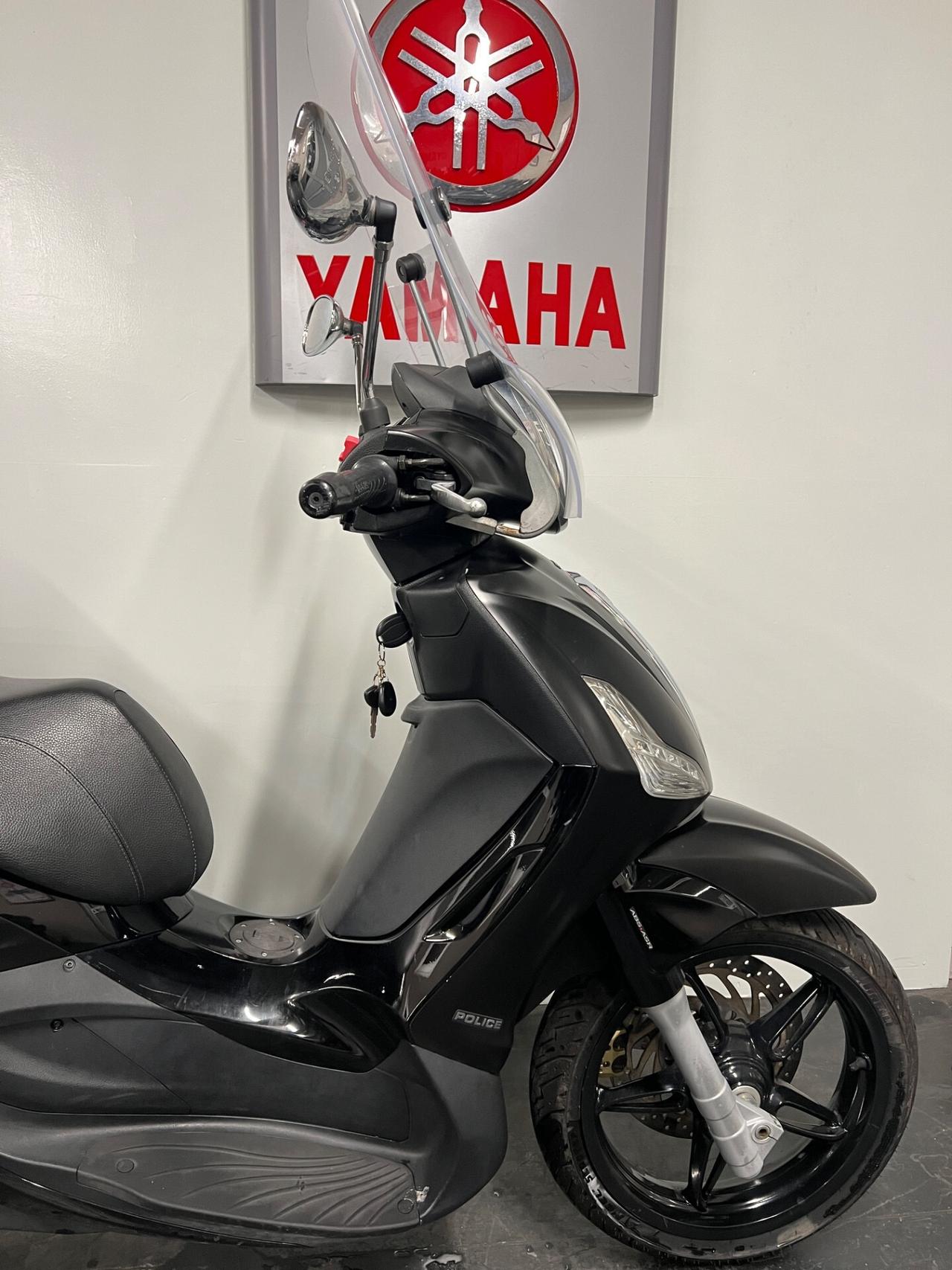 Piaggio Beverly 350 Police