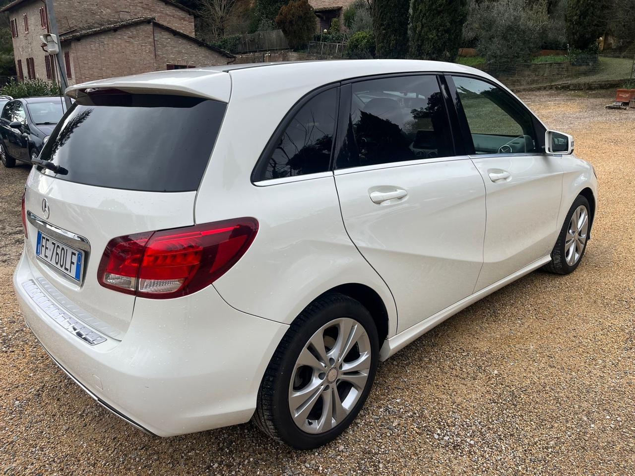 Mercedes-benz B 180 1.5 Diesel - Automatico - Neopatentati