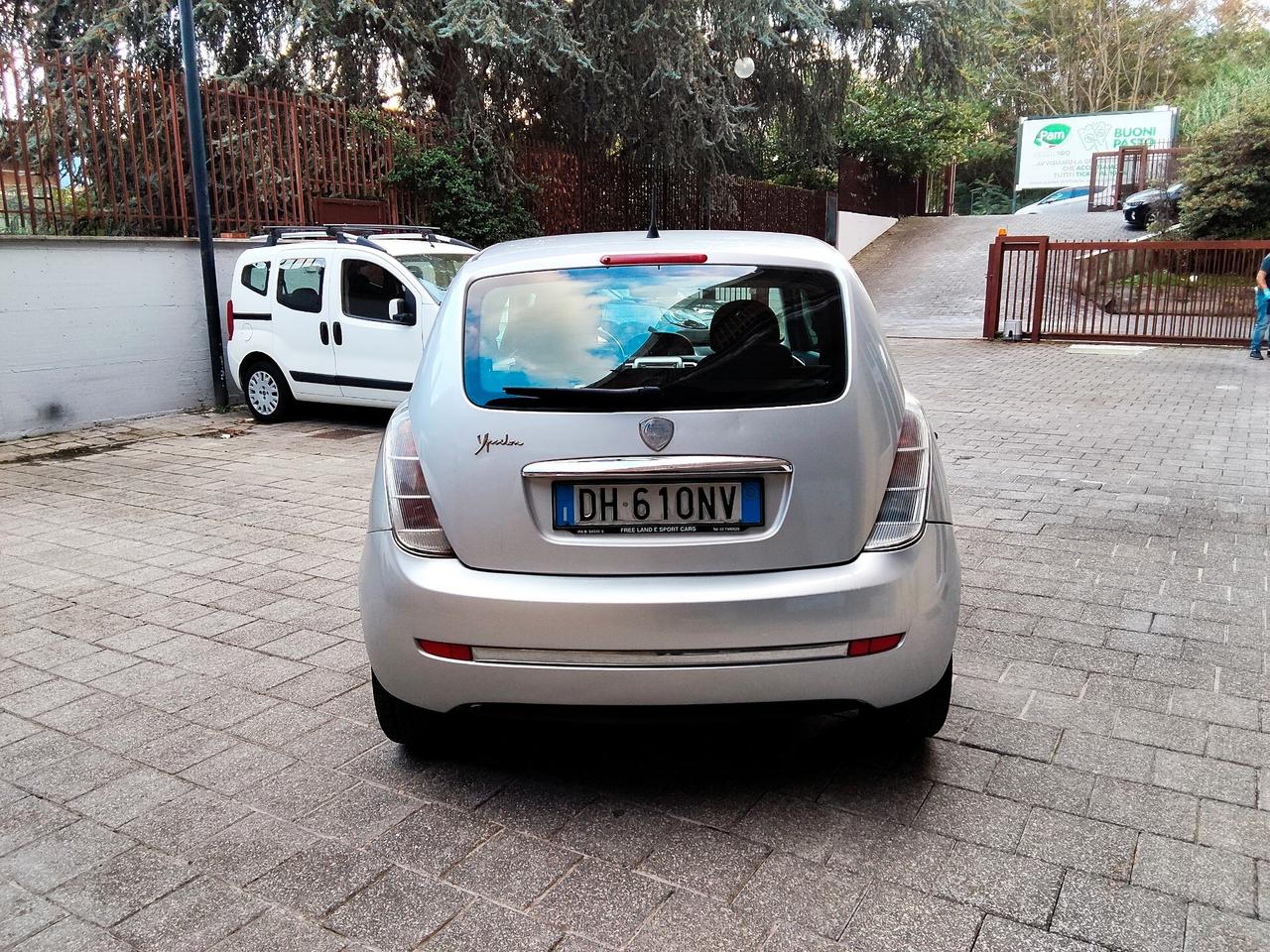 Lancia Ypsilon 1.2 Argento