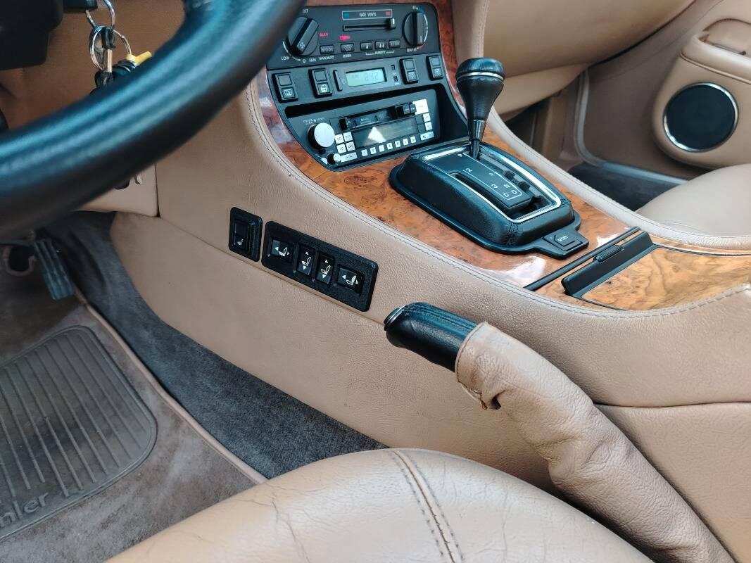 Jaguar XJ6 4.0 Daimler cat.