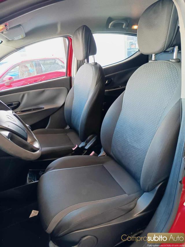 LANCIA Ypsilon 1.2 69 CV 5 porte GPL Ecochic Silver