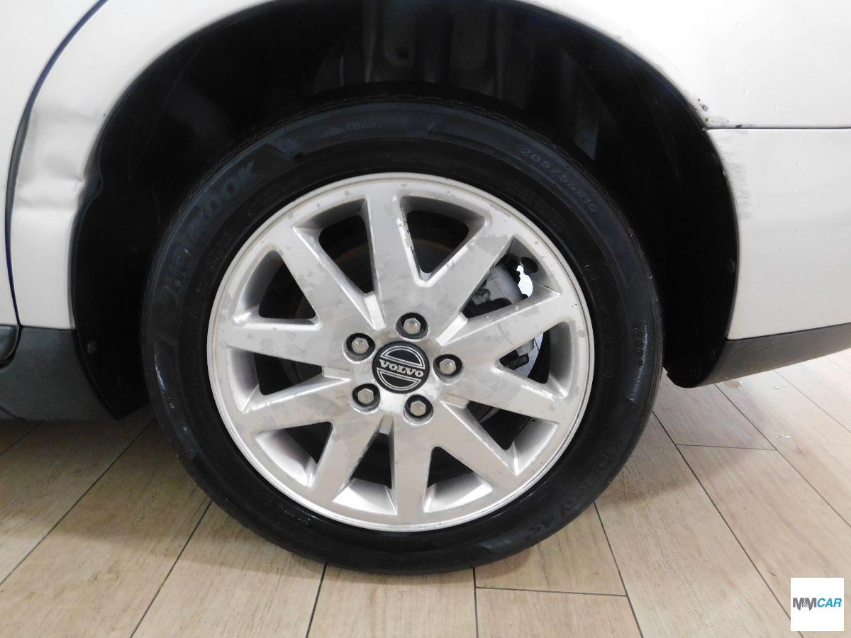 VOLVO - S40 - 2.0 D Momentum