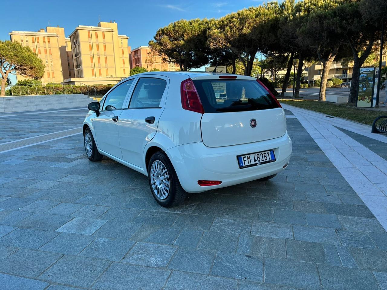 Fiat Punto 1.3 MJT I- autocarro -4 posti 95 CV 5 porte Street