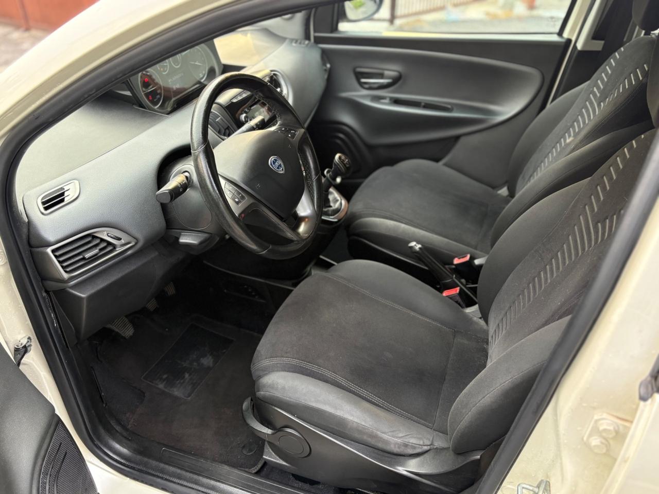 Lancia Ypsilon 1.2 BENZINA Platinum 11/2013 NEOPATENTATI