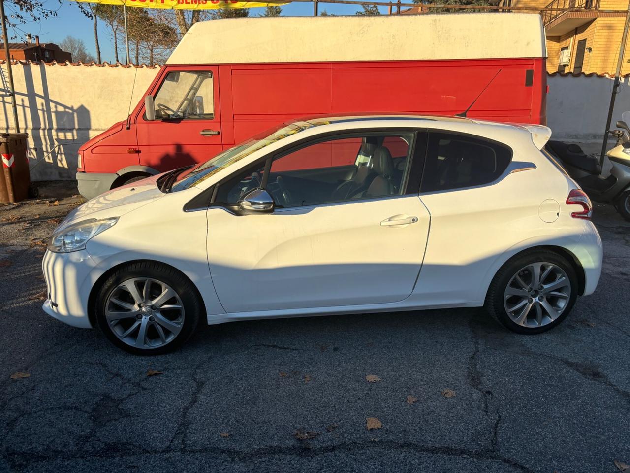 Peugeot 208 BlueHDi 2014