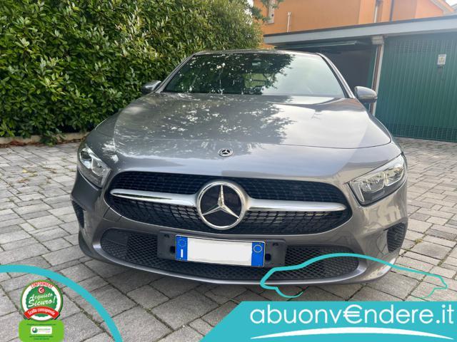 MERCEDES-BENZ A 180 d Automatic Business Extra