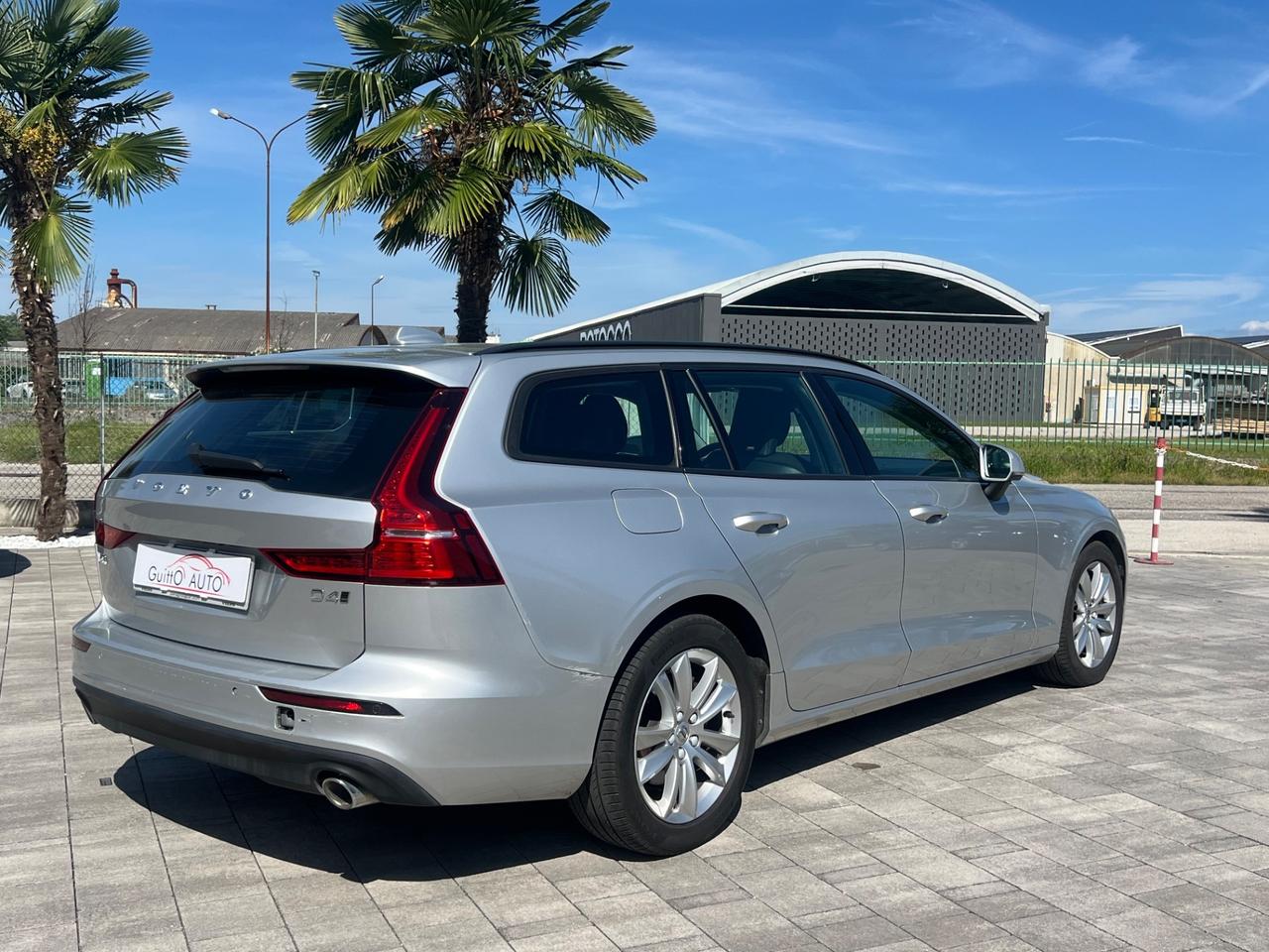 Volvo V60 D4 Business FINANZIABILE