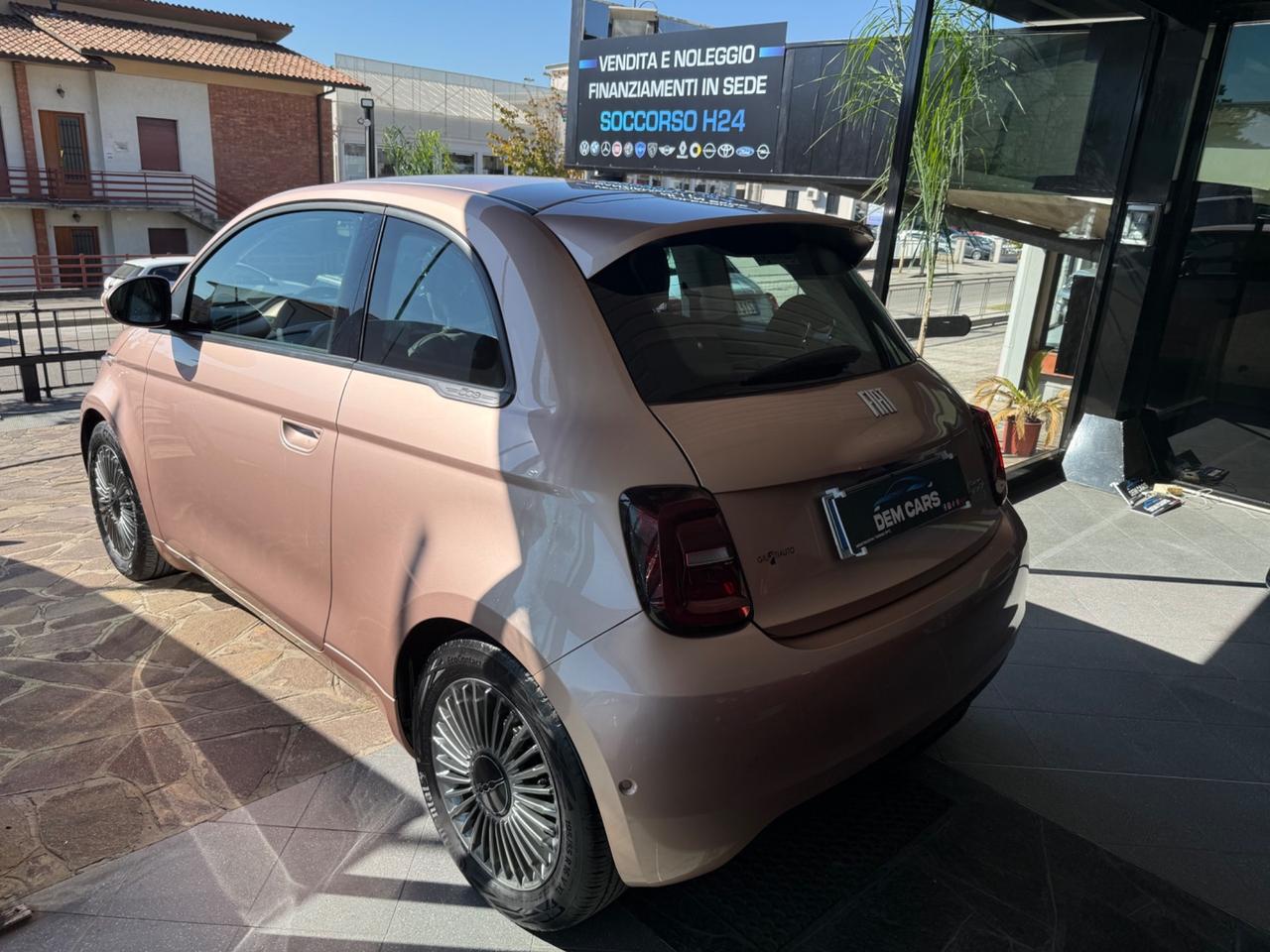 Fiat 500 500e Berlina 42 kWh La Prima