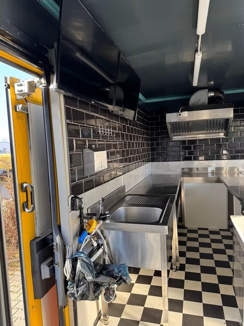 Food truck Mercedes 308 CDI