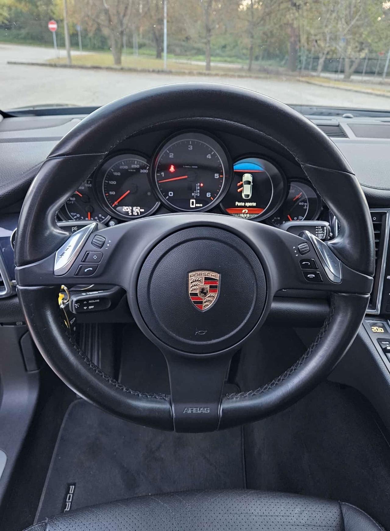 Porsche Panamera 3.0 Diesel v6