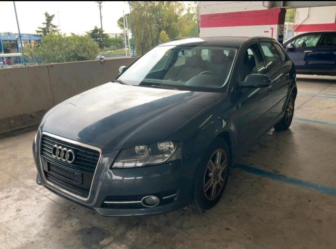 Audi A3 1.6 TDI 90cv unico proprietario ,passagio incluso . .