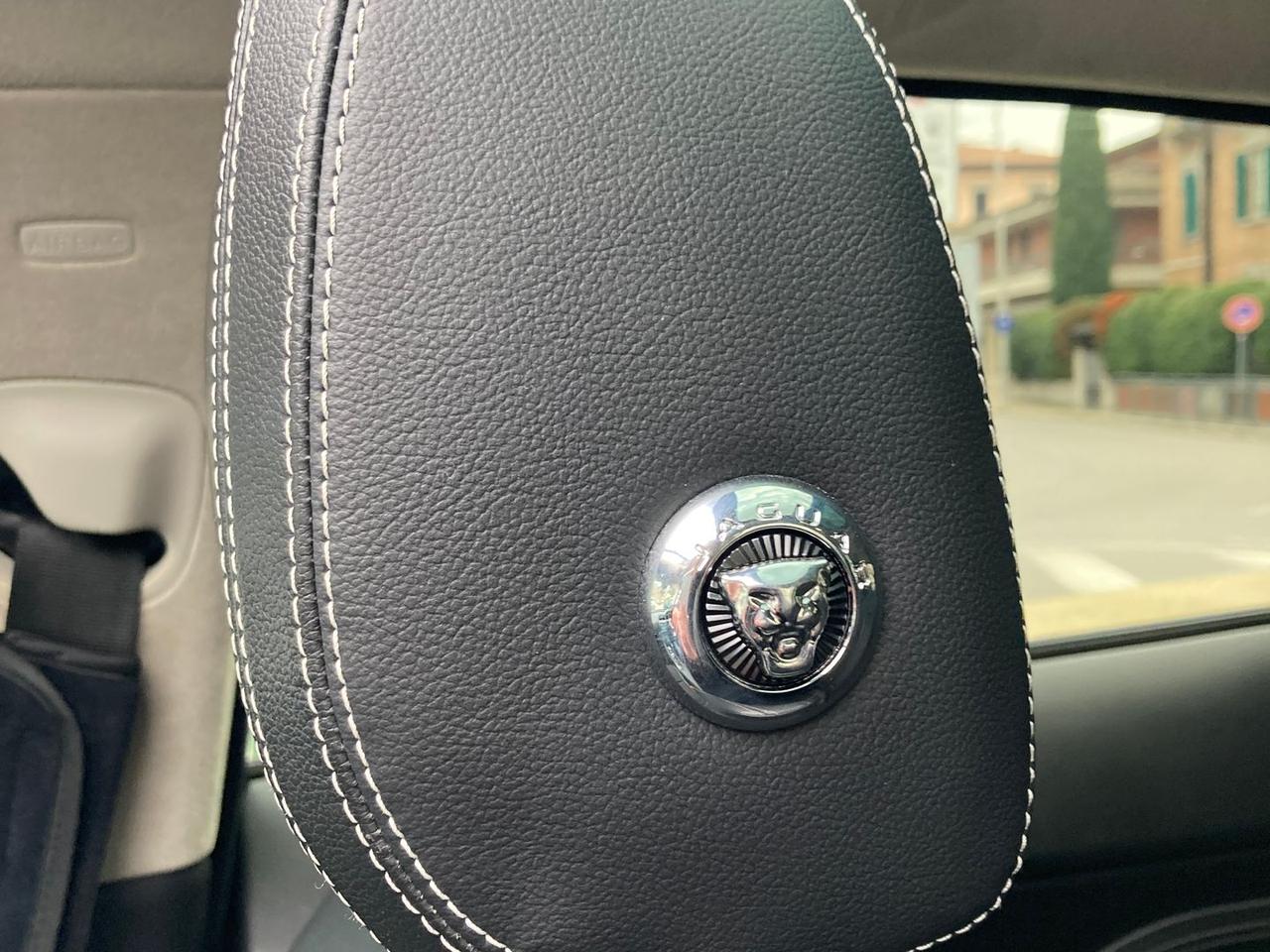 Jaguar F-Pace 2.0 20d Turbo R- #8436