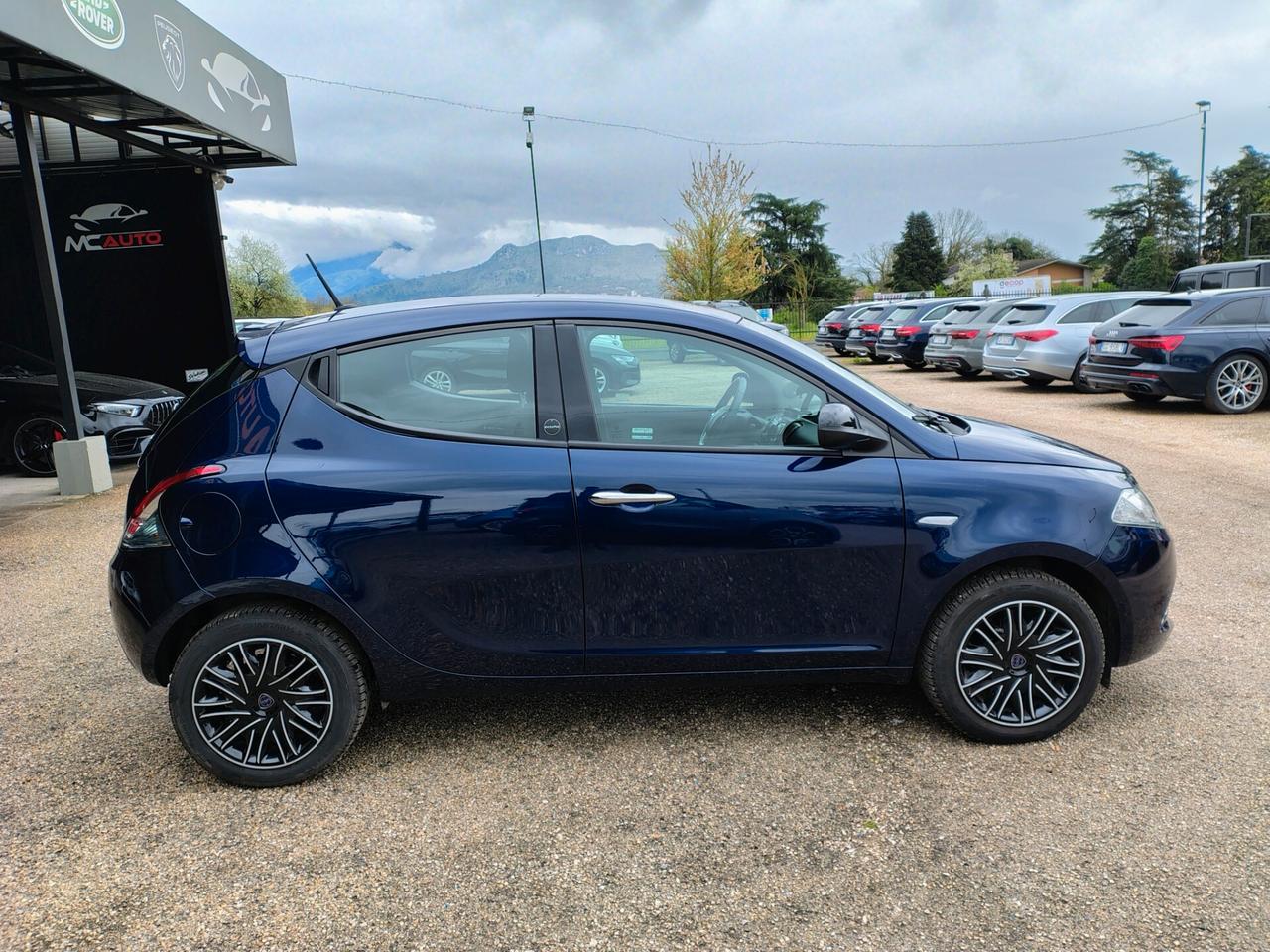 Lancia Ypsilon 1.0 FireFly 5 porte S&S Hybrid Ecochic Gold