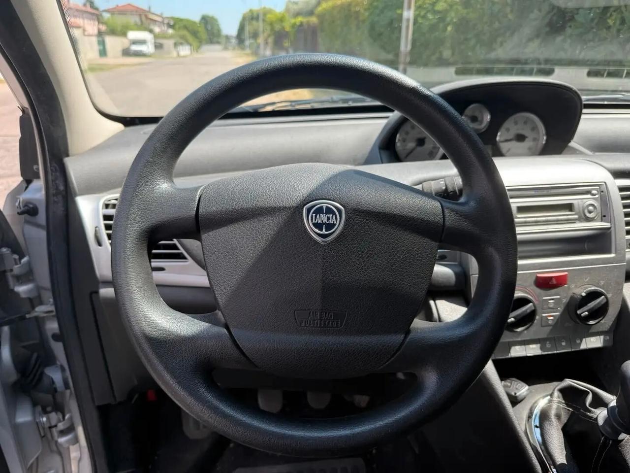 Lancia Ypsilon 1.4 Argento
