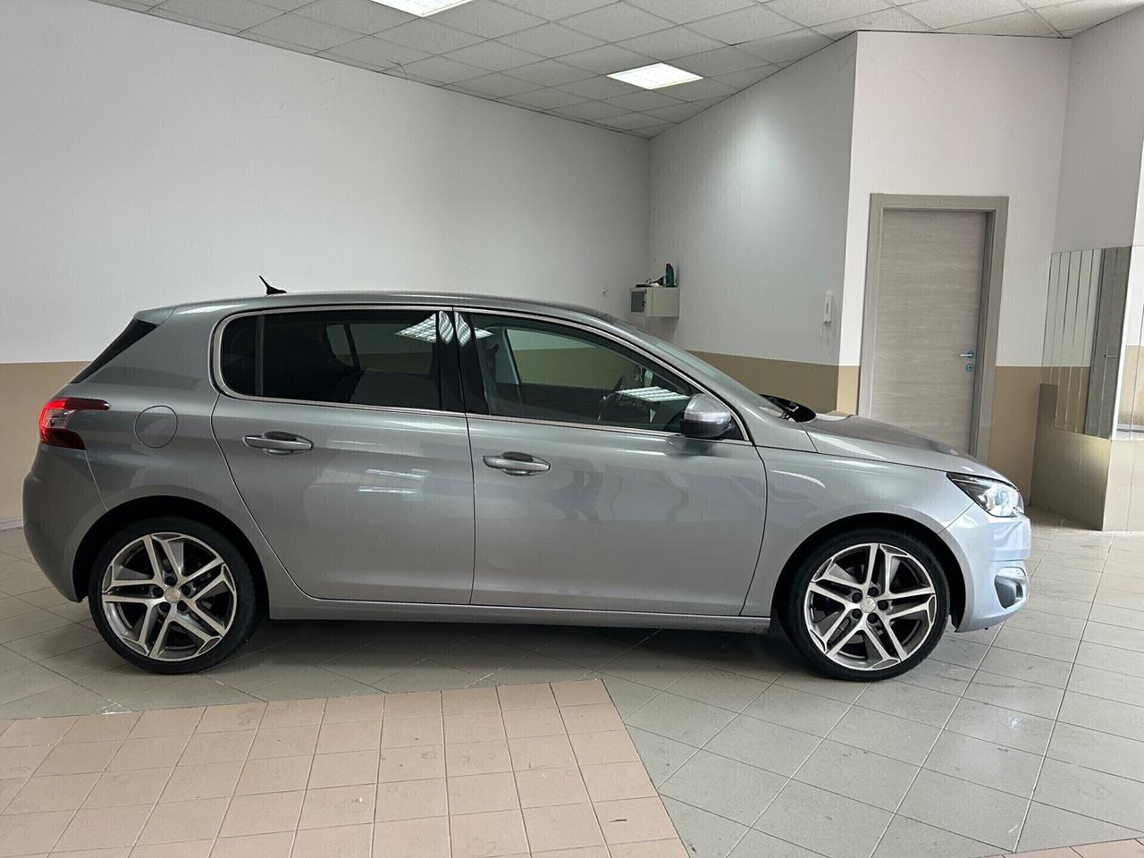 Peugeot 308 1.6 HDi 115 CV Allure