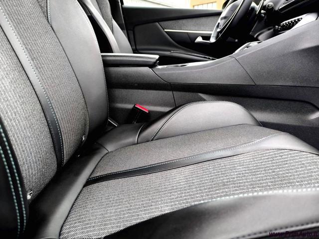 PEUGEOT 3008 BlueHDi 130 S&S Allure