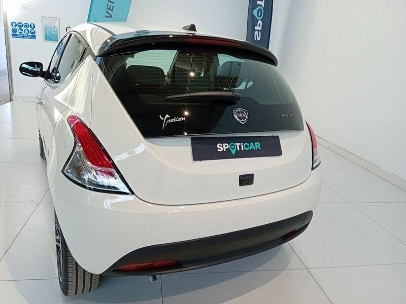 Lancia Ypsilon 1.0 FireFly 5 porte S&S Hybryd Gold