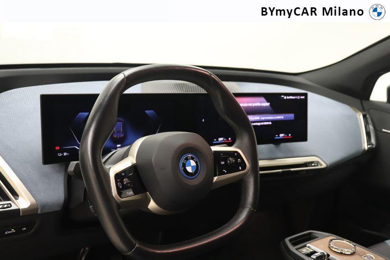 BMW iX 40 pacchetto sportivo xDrive