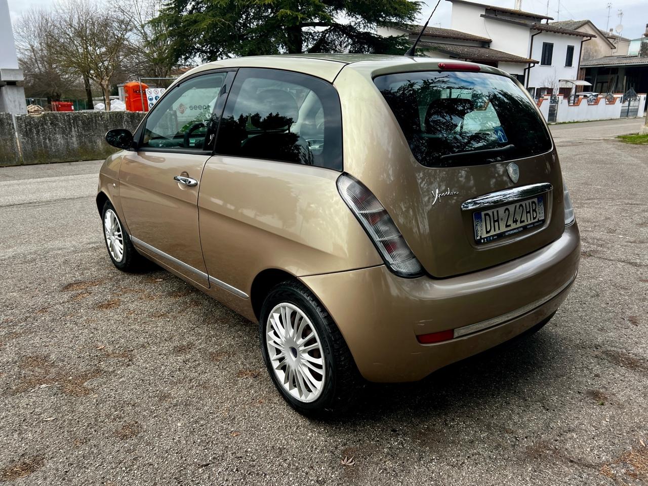 Lancia Ypsilon 1.4 Platino