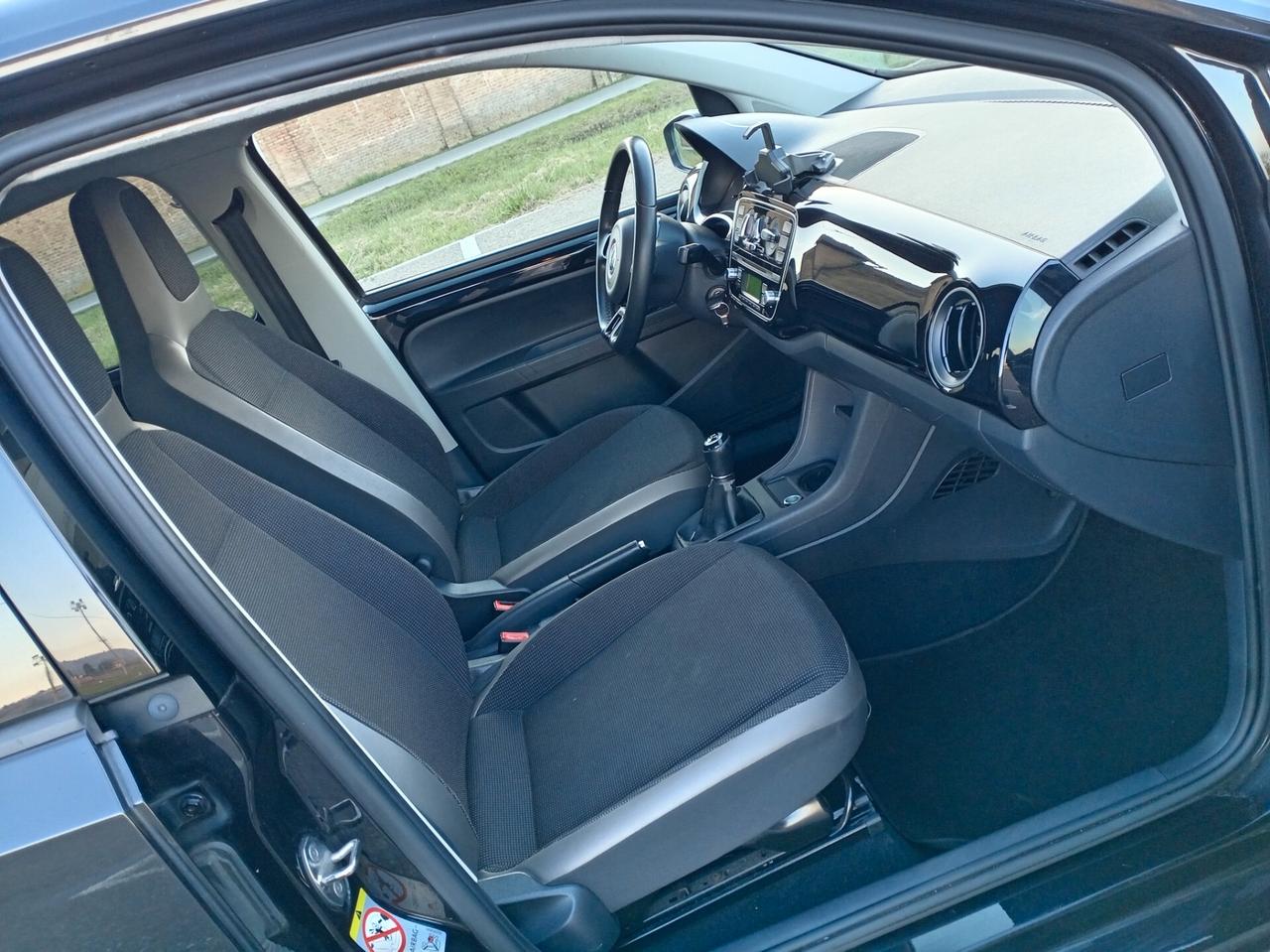 Volkswagen up! 1.0 75 CV 5p. high