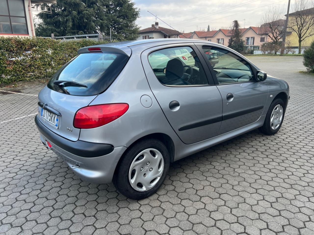 Peugeot 206 1.4 5p. XR*73000KM*NEOPATENTATI