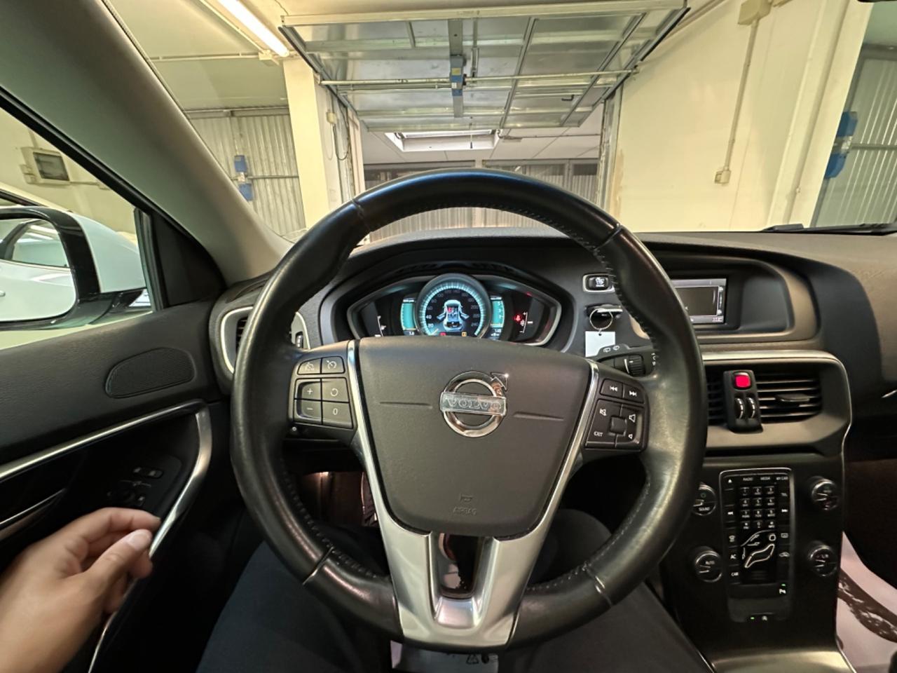 Volvo V40 D2 1.6 diesel (anche per neopatentati)