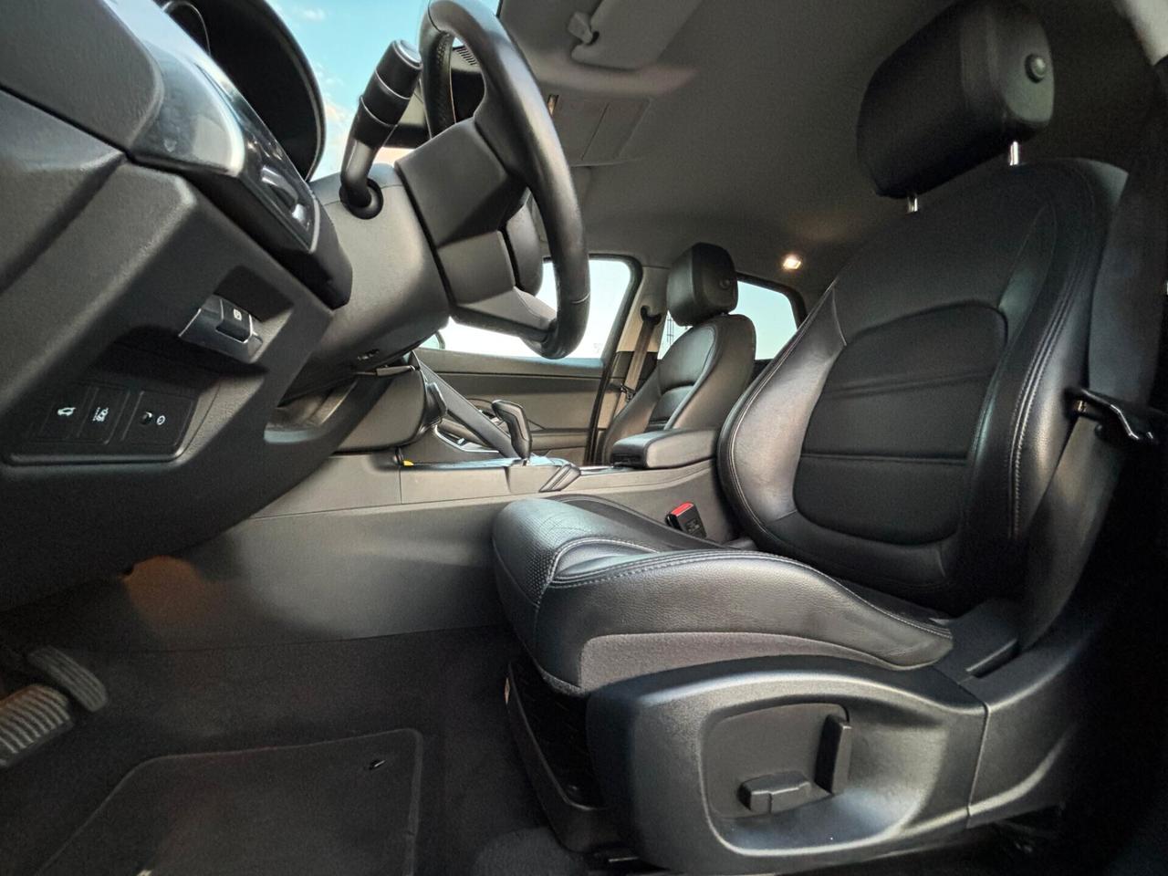 Jaguar E-Pace 2.0d R-Dynamic HSE AWD