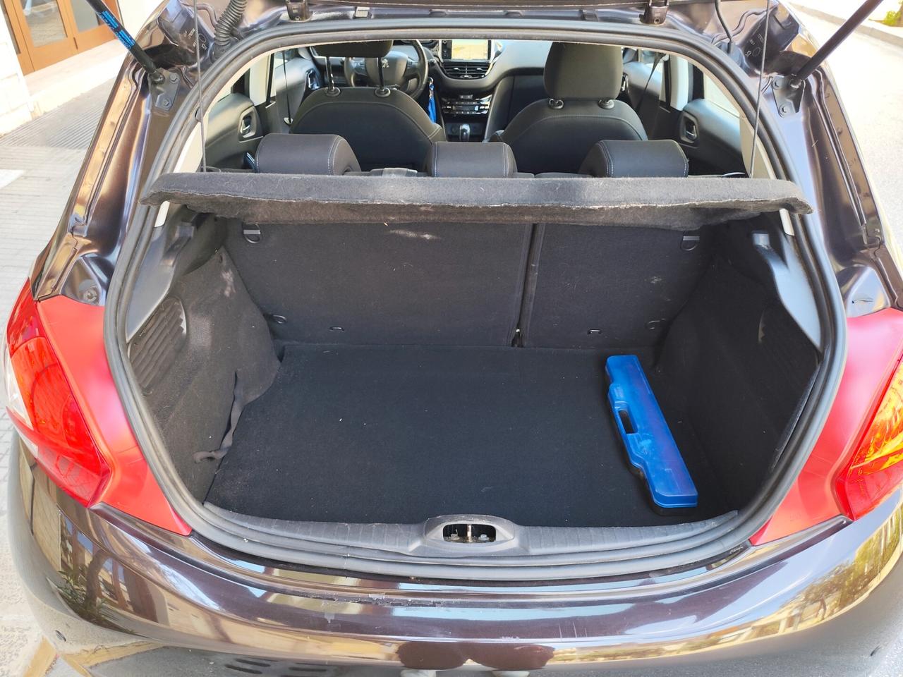 Peugeot 208 1.4 HDi 68CV ALLURE NAVI