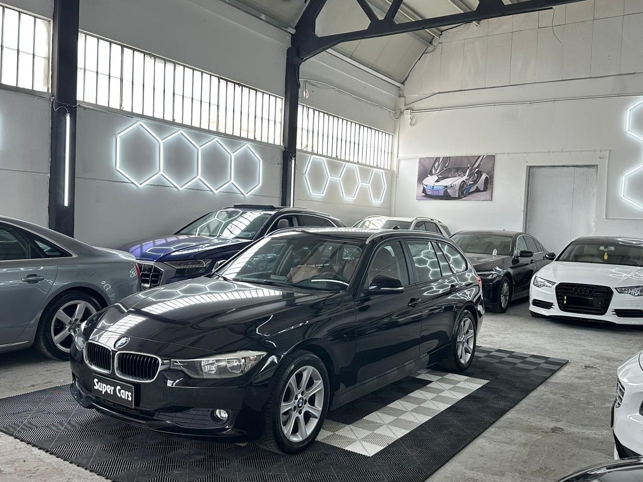 BMW 318d AUTOMATICO Touring Luxury NEOPATENTATI