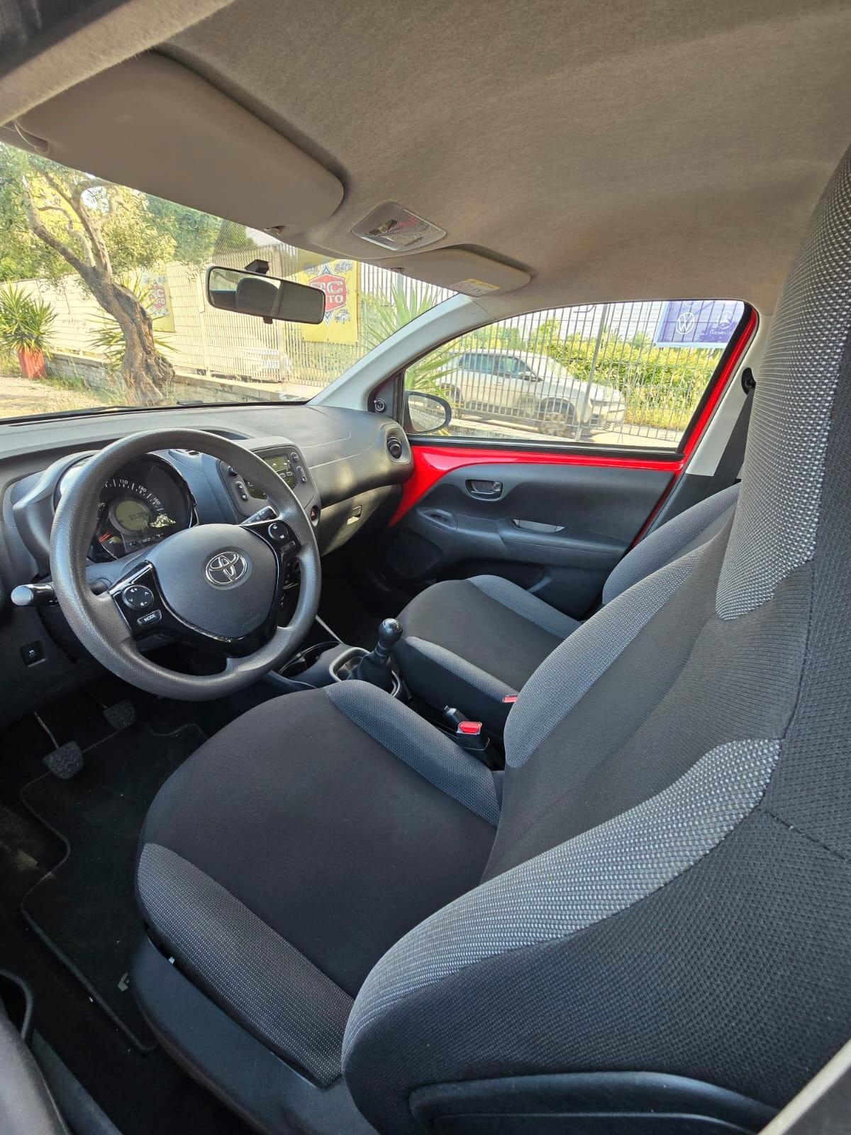 Toyota Aygo Connect 1.0 VVT-i 72 CV 3 porte x-cool