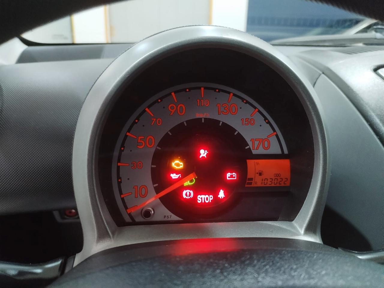 Toyota Aygo 1.0 12V VVT-i 5 porte Now Connect