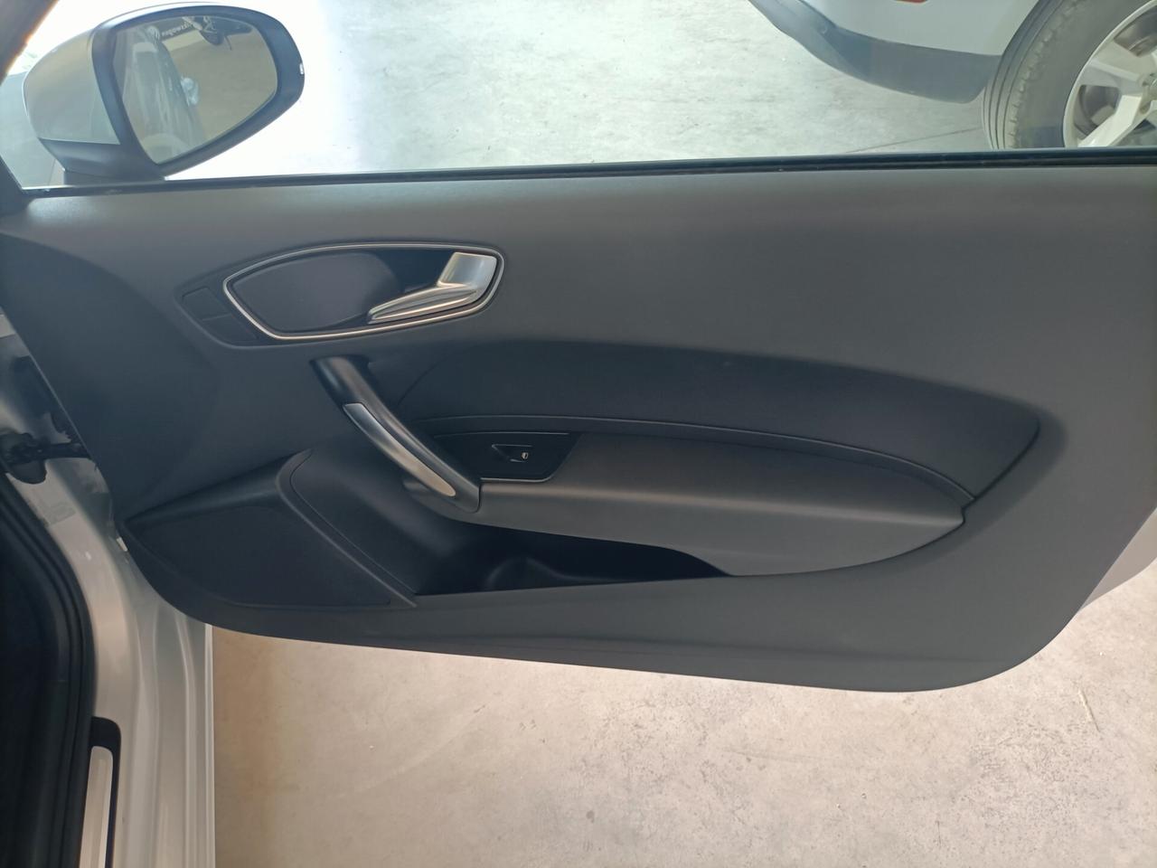 Audi A1 1.6 TDI 105 CV Attraction 07/2011