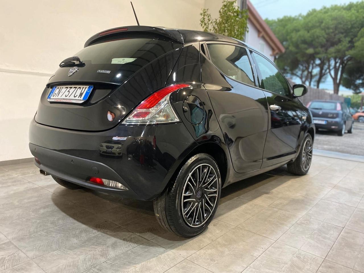 LANCIA YPSILON 1.0 FIREFLY 5 porte Hybrid *GOLD* 3/2023 57MILAKM