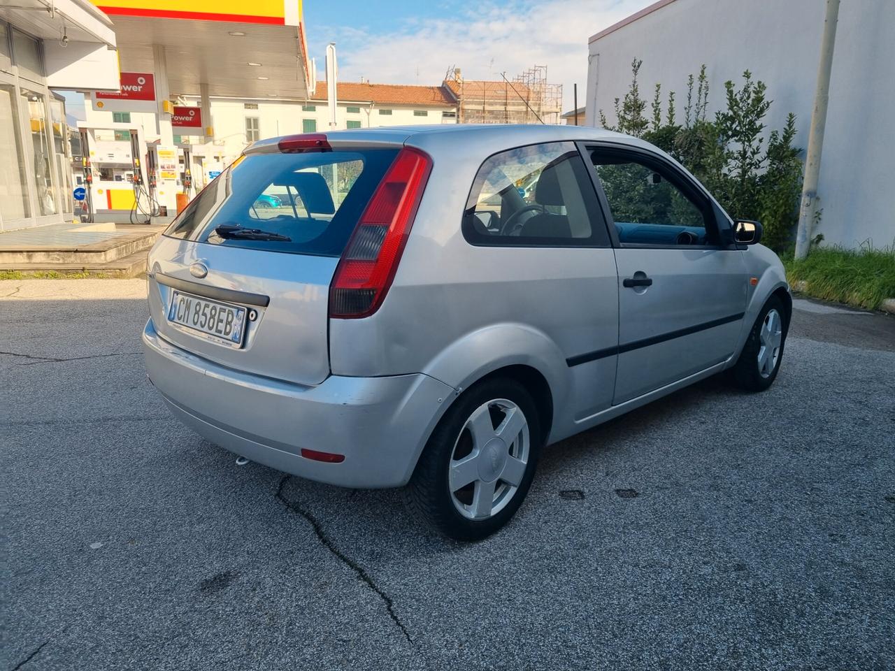 Ford Fiesta 1.4 16V 5p. Ghia