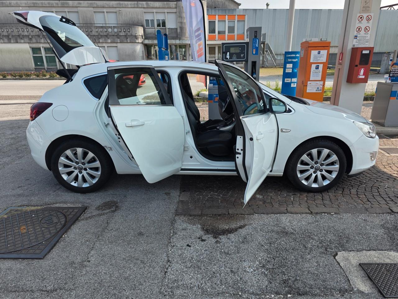 Opel Astra 1.7 CDTI 110CV 5 porte Cosmo con 276.000km Neopatentati ok