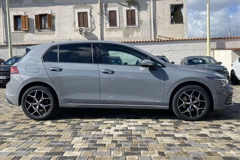 Volkswagen Golf 8 Life 2.0 TDI 116 CV
